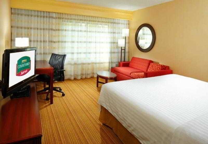 Hotel Courtyard By Marriott Cleveland Willoughby Habitación foto