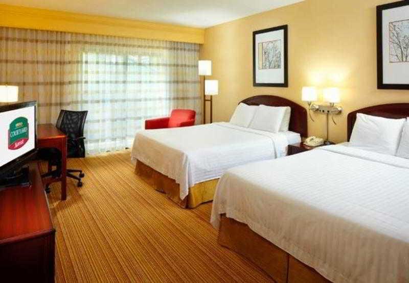 Hotel Courtyard By Marriott Cleveland Willoughby Habitación foto