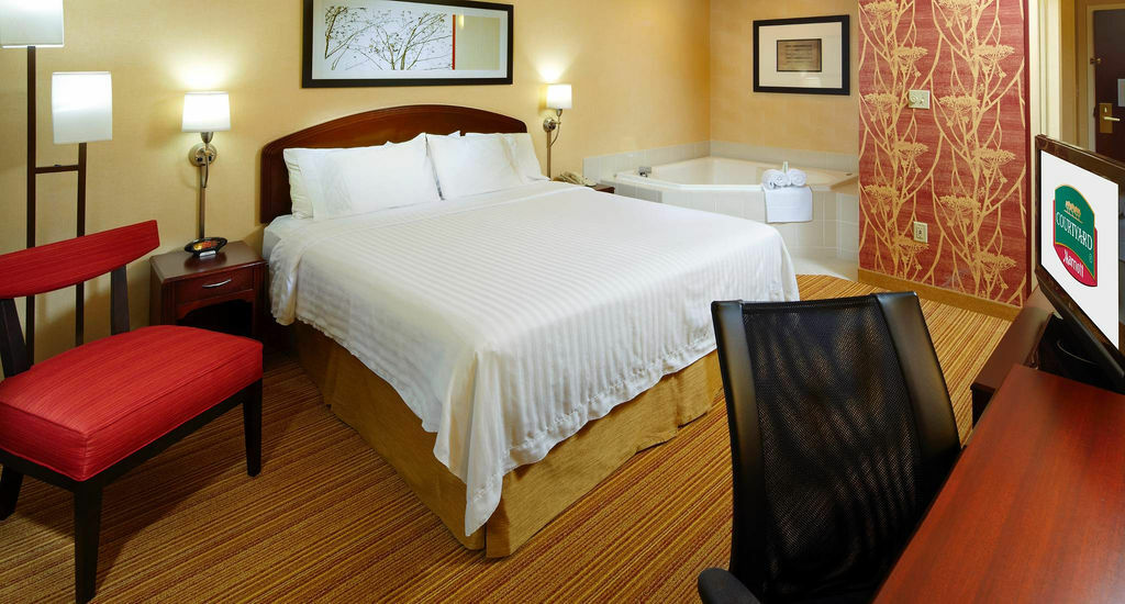 Hotel Courtyard By Marriott Cleveland Willoughby Habitación foto